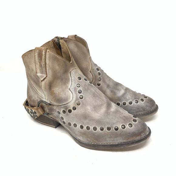 Circle G Corral 10 Distressed Taupe Tan Leather Harness & Studs Western Bootie - Picture 1 of 10
